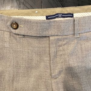 Gap tan trousers - stretch.